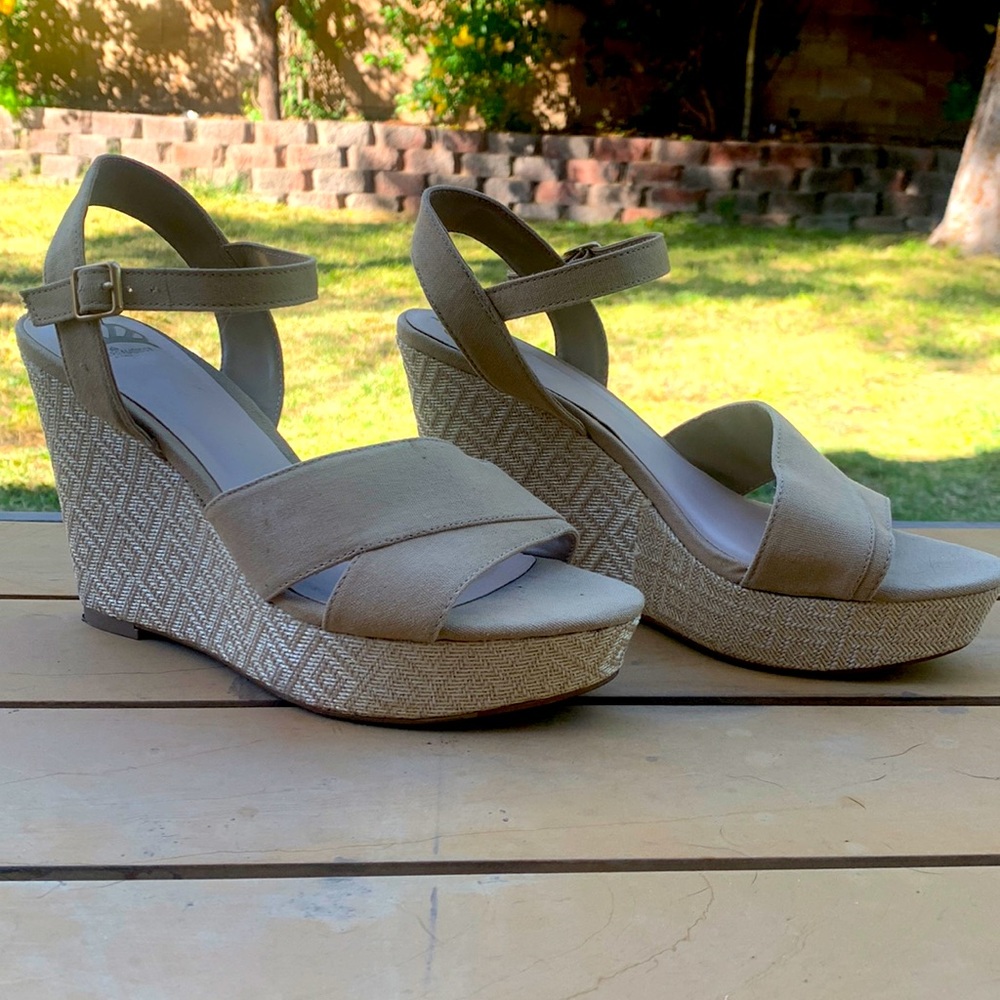 Cream colors wedges
